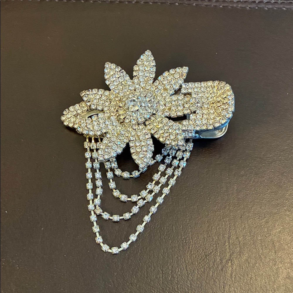 Vintage Silver Crystal Flower Hair Accessory